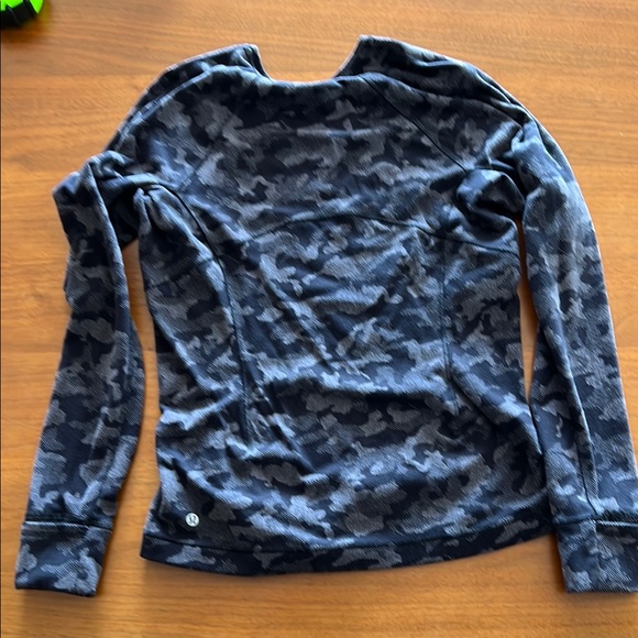 Lululemon fitted fleece running top - Picture 2 of 3